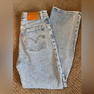 Levi’s Ribcage Straight Ankle Jeans